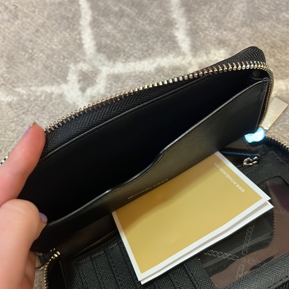 Like brand new Michael kors wallet - Picture 4 of 4
